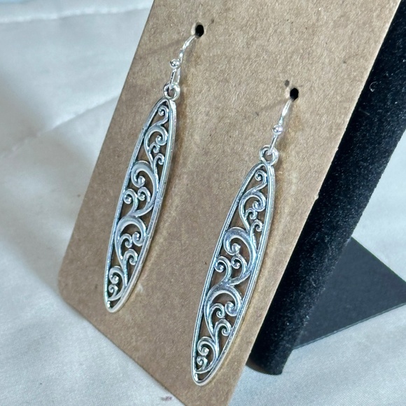2/$20 Silver tone long marquee w/filigree & swirl hook earrings NWOT - Picture 6 of 10